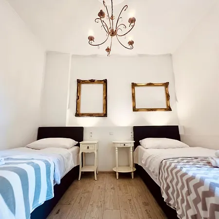 Paris Fuer 4 Mit Kueche Und Wifi Lejlighed *