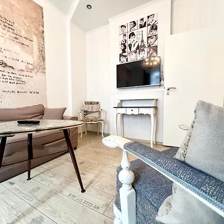 Paris Fuer 4 Mit Kueche Und Wifi * Essen