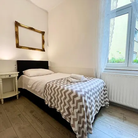 Paris Fuer 4 Mit Kueche Und Wifi * Essen