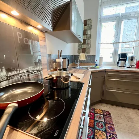 Paris Fuer 4 Mit Kueche Und Wifi