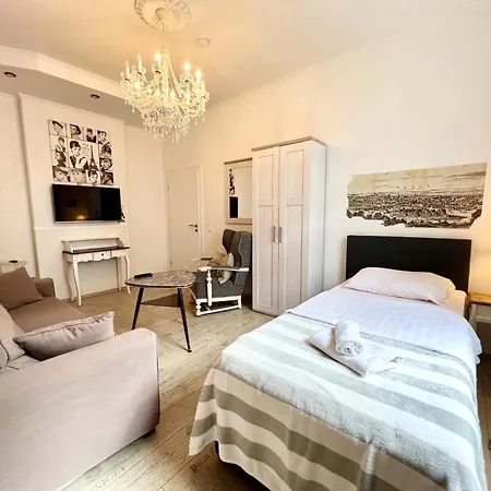 Apartment Paris Fuer 4 Mit Kueche Und Wifi