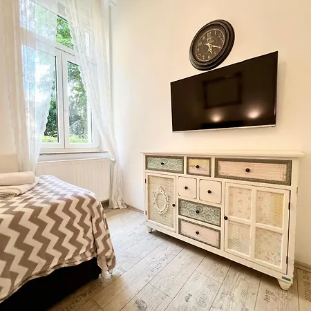 Paris Fuer 4 Mit Kueche Und Wifi * Essen