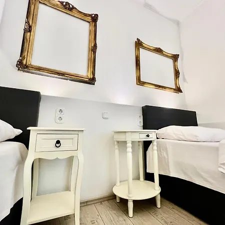 Apartment Paris Fuer 4 Mit Kueche Und Wifi