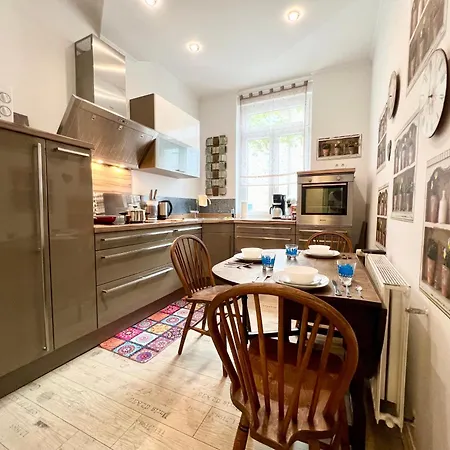 Paris Fuer 4 Mit Kueche Und Wifi Lejlighed *