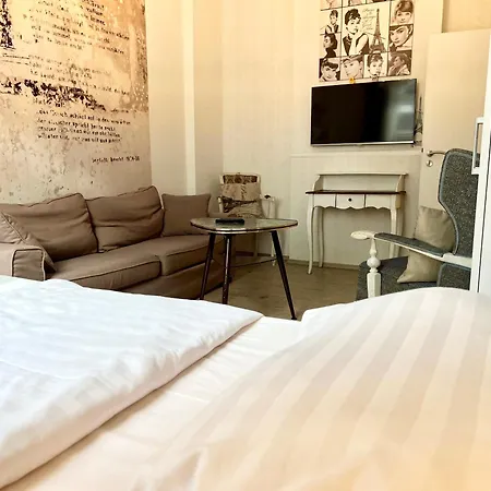 Lejlighed Paris Fuer 4 Mit Kueche Und Wifi