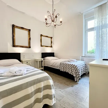 Апартаменты Paris Fuer 4 Mit Kueche Und Wifi *