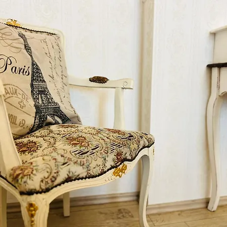 Апартаменты Paris Fuer 4 Mit Kueche Und Wifi