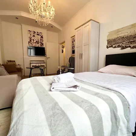 Lejlighed Paris Fuer 4 Mit Kueche Und Wifi *