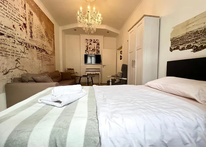 Paris Fuer 4 Mit Kueche Und Wifi