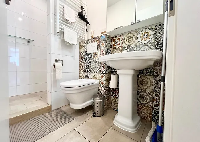 Paris Fuer 4 Mit Kueche Und Wifi