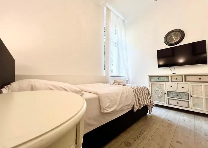 Paris Fuer 4 Mit Kueche Und Wifi アパート